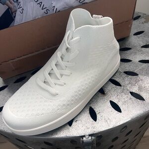 SUAVS women’s The Legacy